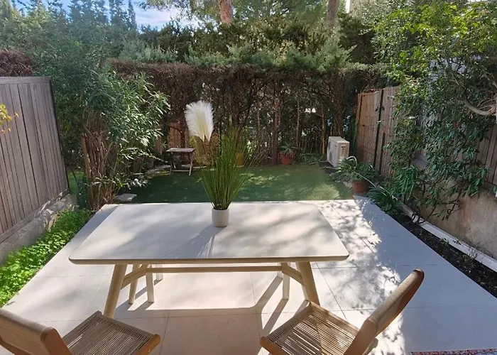 New 250m With Pool & Terrace דירה