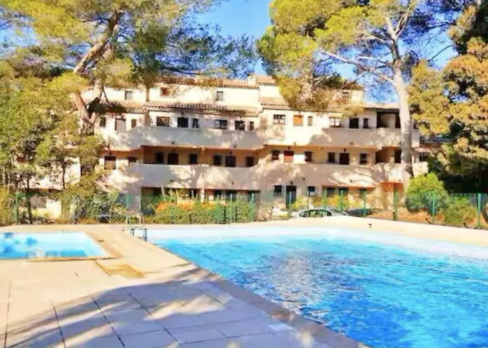 New 250m With Pool & Terrace